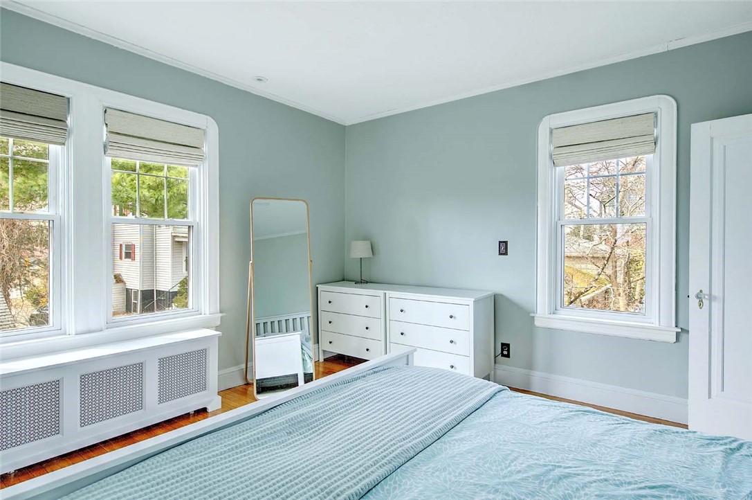 12 Holly Street Providence, RI 02906 - Photo 26 of 44