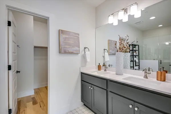 $525,000 | 1121 Walton Lane, Unit B, Austin, TX 78721