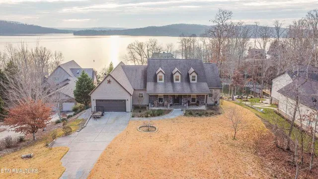 $950,000 | 174 Bluegreen Way, Rockwood, TN 37854