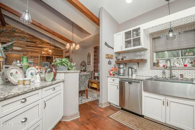 $950,000 | 174 Bluegreen Way, Rockwood, TN 37854