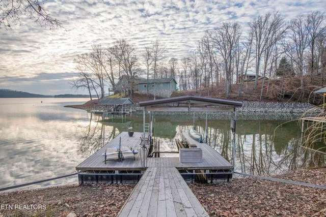 $950,000 | 174 Bluegreen Way, Rockwood, TN 37854