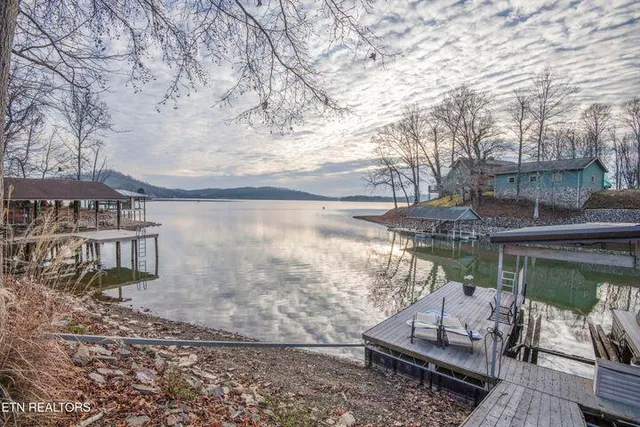 $950,000 | 174 Bluegreen Way, Rockwood, TN 37854