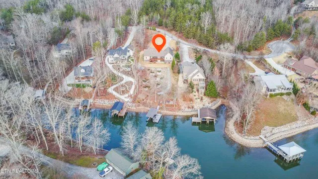 $950,000 | 174 Bluegreen Way, Rockwood, TN 37854