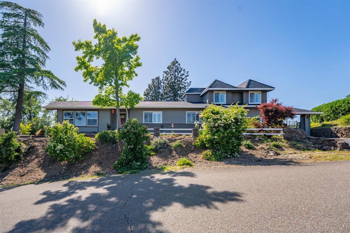 14545 Carriage Lane Red Bluff, CA 96080 - Photo 58 of 67 a front view of a house with a yard