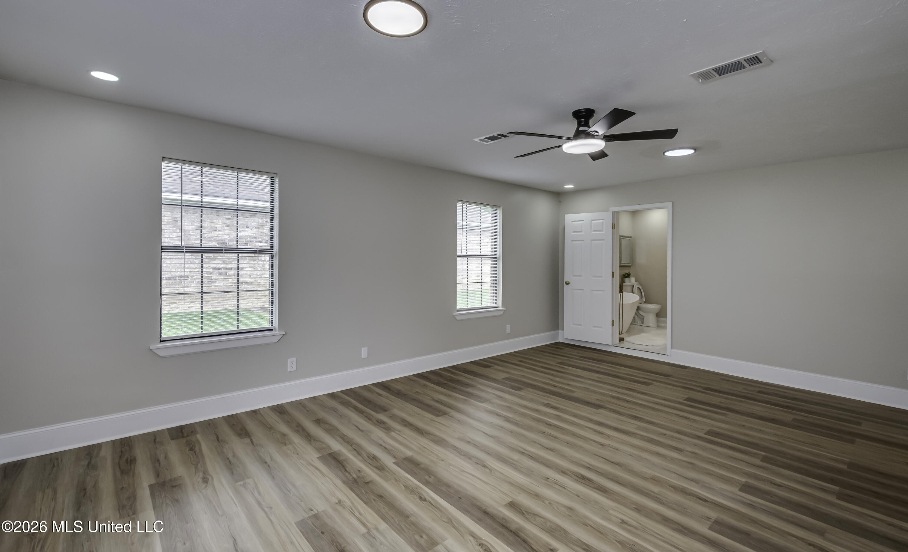 5534 Clinton Boulevard Jackson, MS 39209 - Photo 12 of 28 5534 Clinton Blvd--40