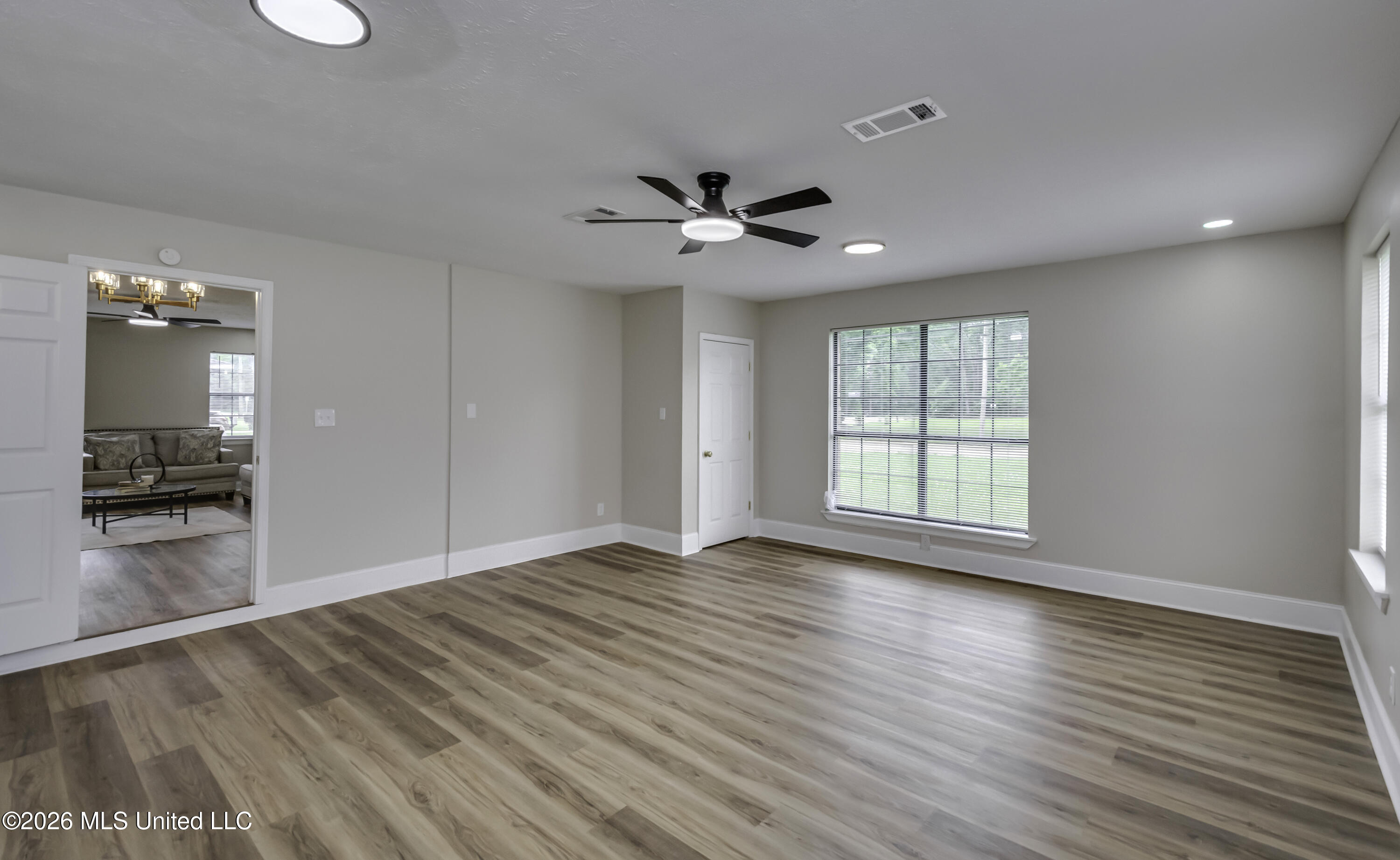 5534 Clinton Boulevard Jackson, MS 39209 - Photo 13 of 28 5534 Clinton Blvd--38