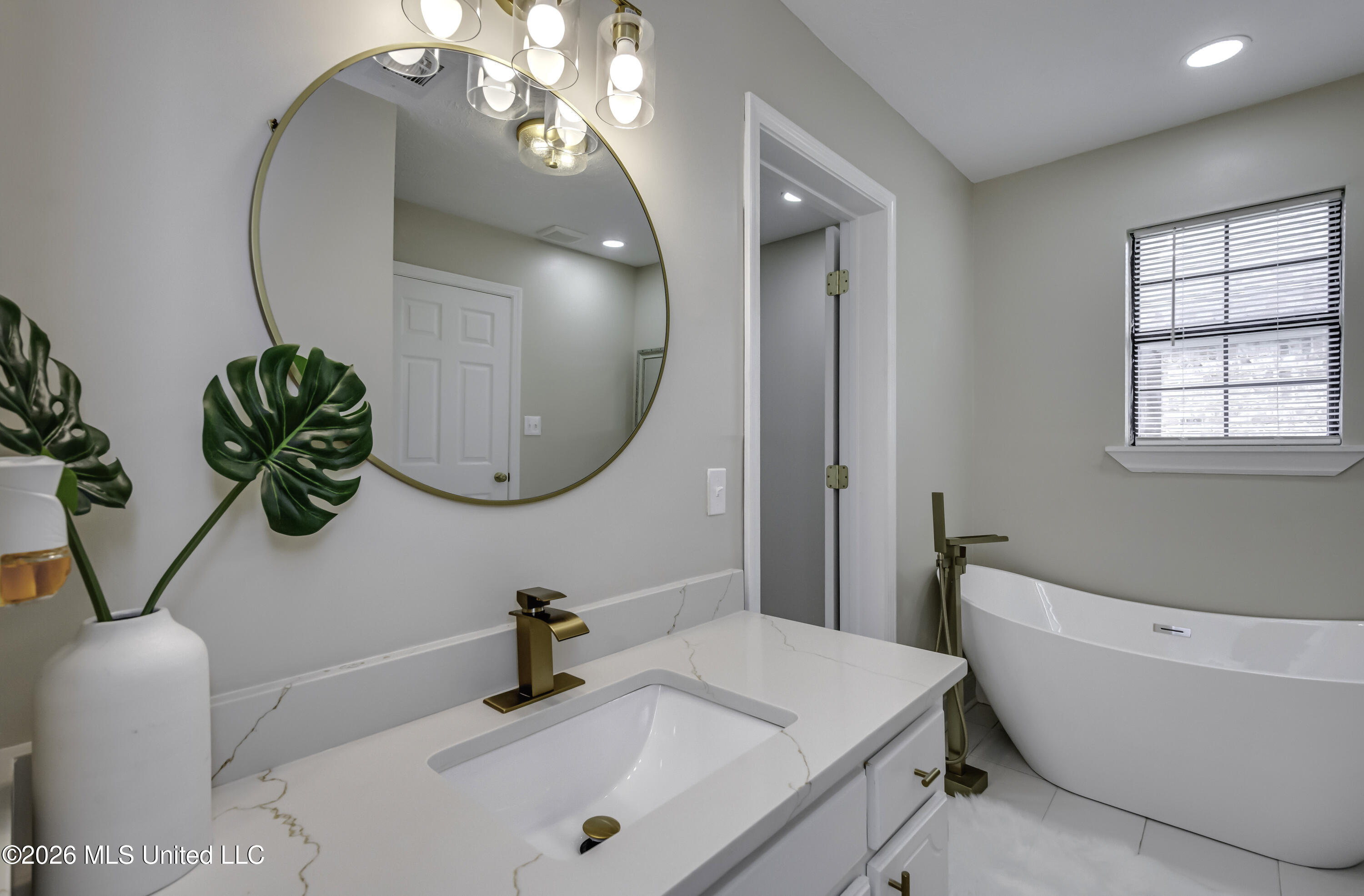 5534 Clinton Boulevard Jackson, MS 39209 - Photo 18 of 28 5534 Clinton Blvd--44