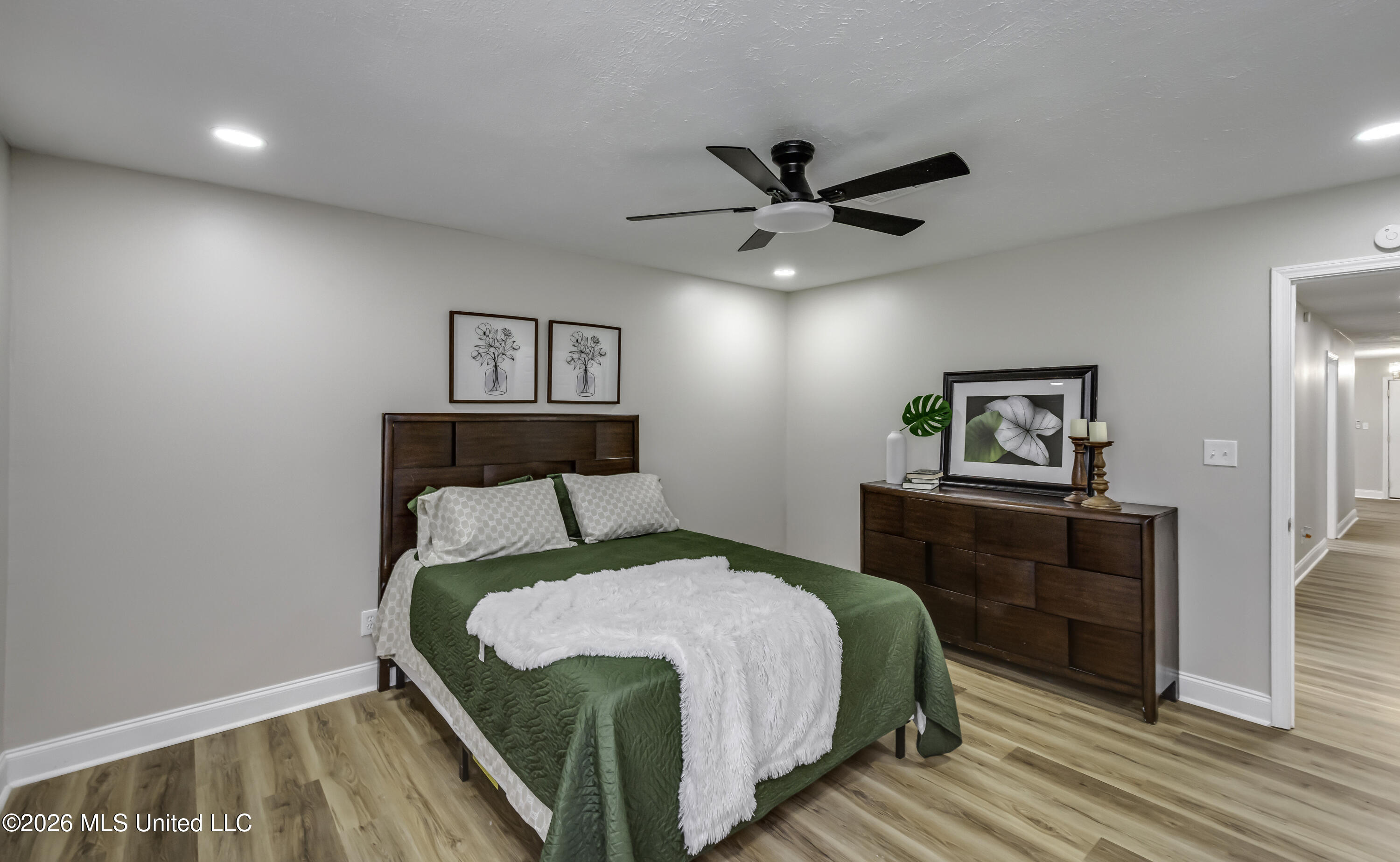 5534 Clinton Boulevard Jackson, MS 39209 - Photo 25 of 28 5534 Clinton Blvd--57