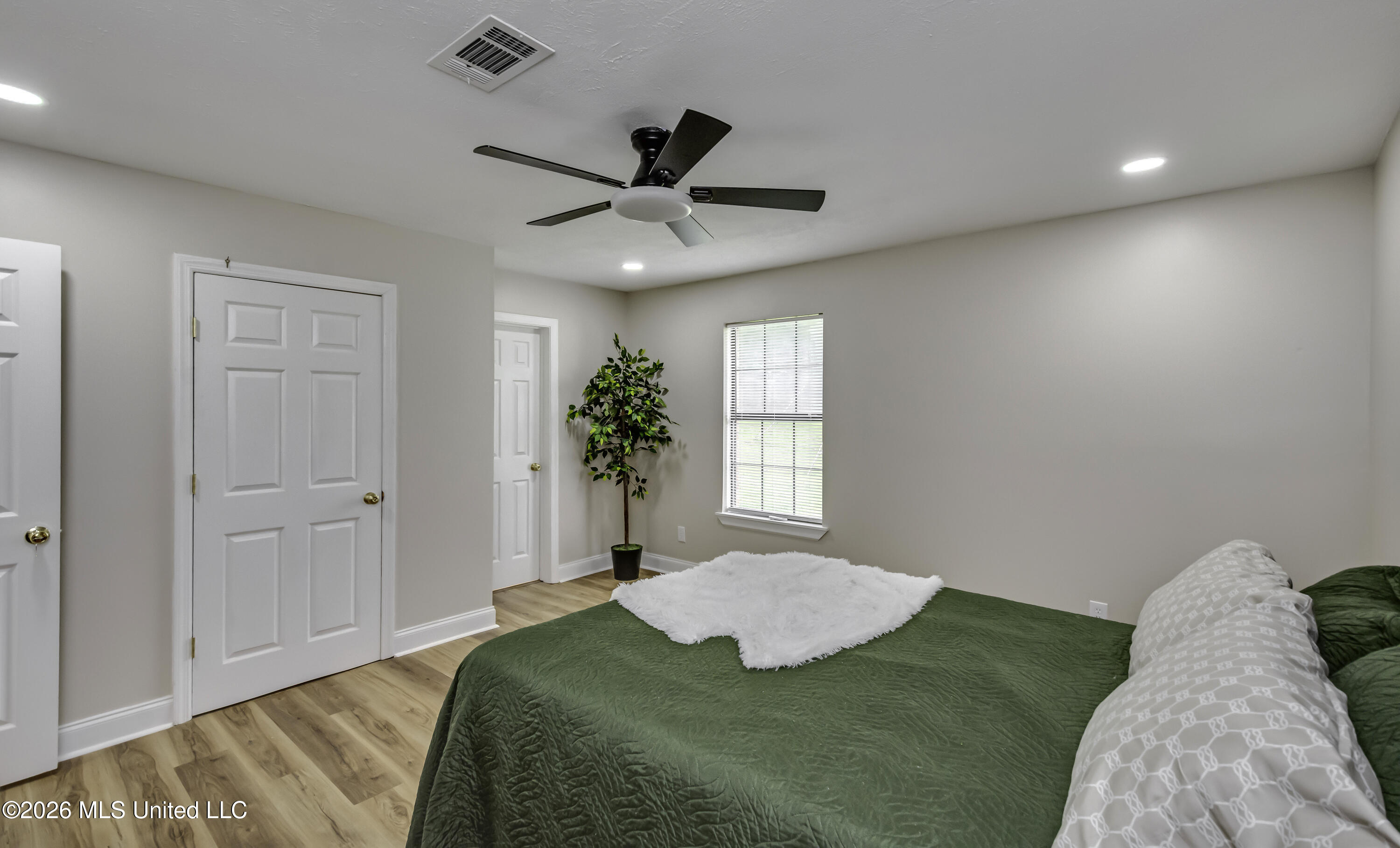 5534 Clinton Boulevard Jackson, MS 39209 - Photo 26 of 28 5534 Clinton Blvd--55