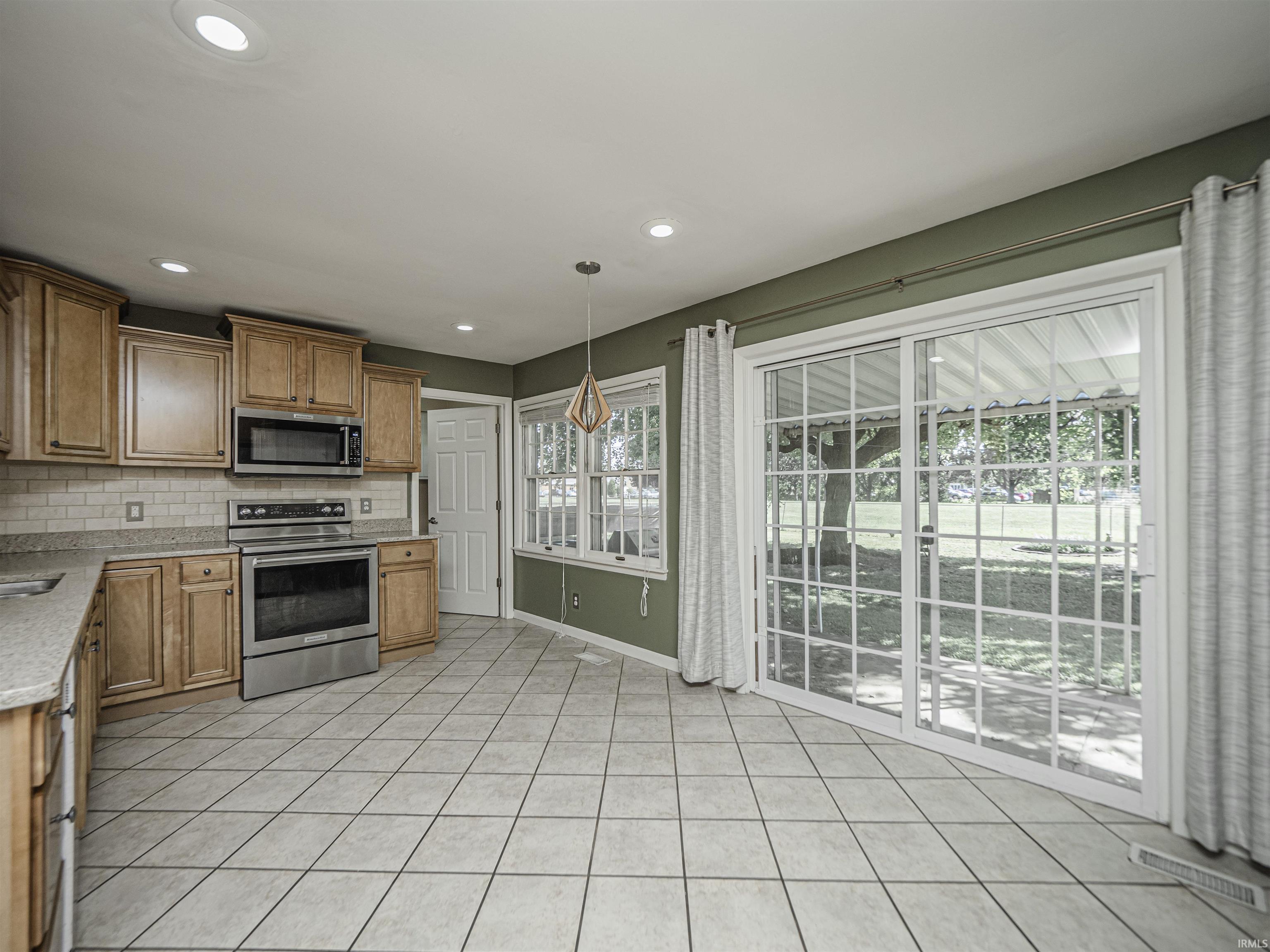1170 South Stockwell Road Evansville, IN 47714 - Photo 14 of 33