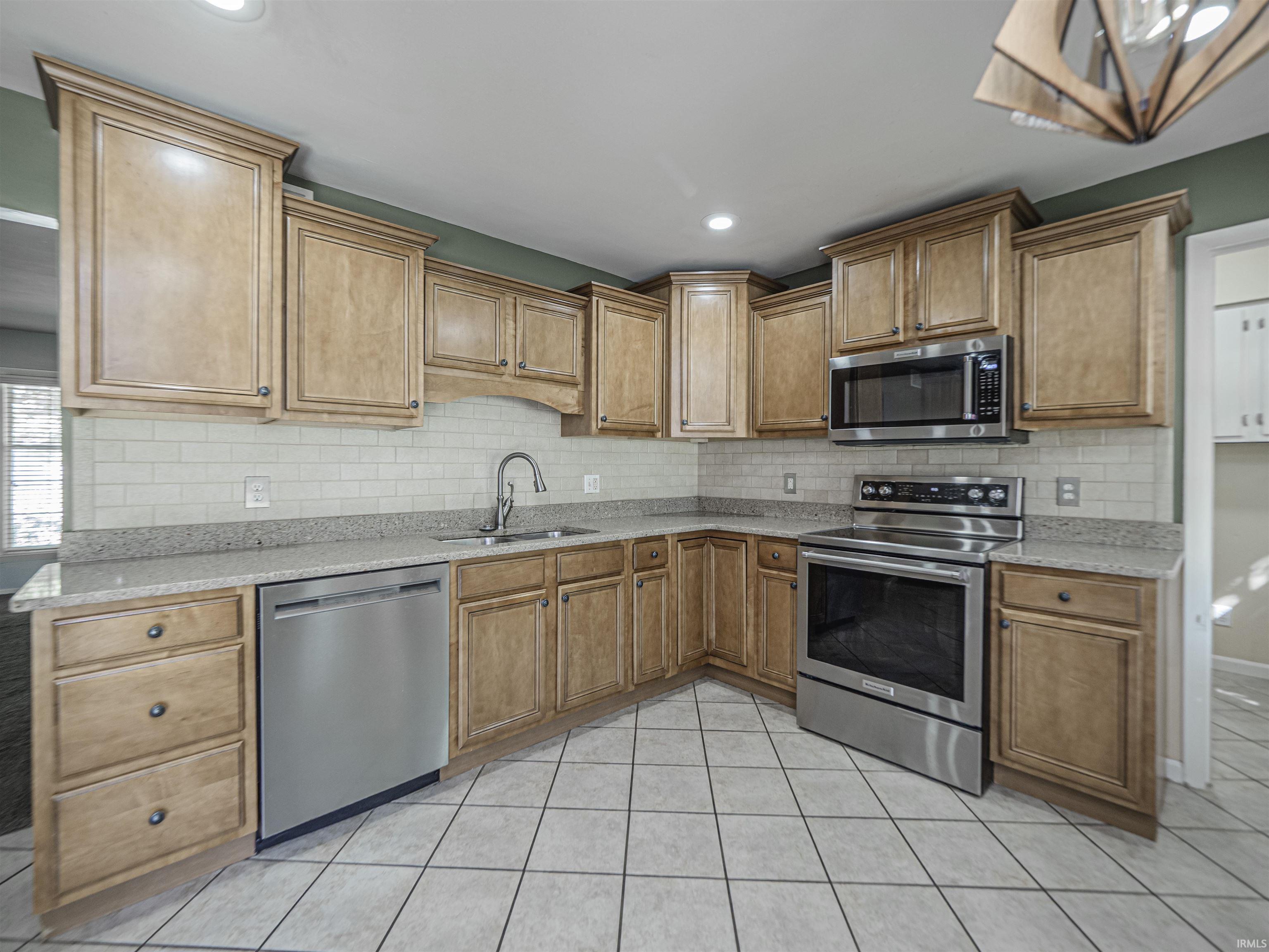1170 South Stockwell Road Evansville, IN 47714 - Photo 15 of 33