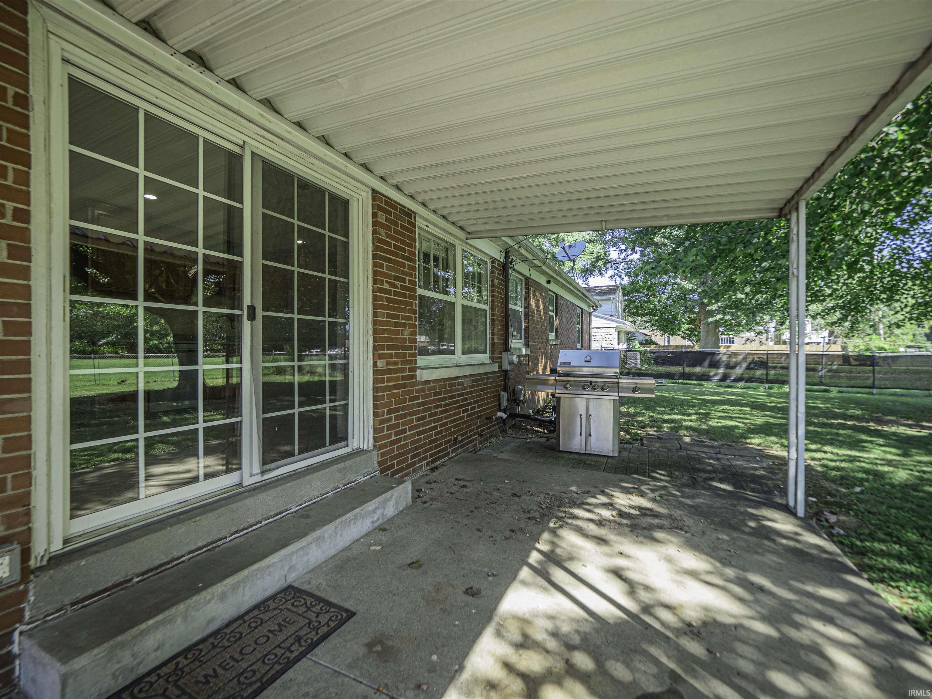 1170 South Stockwell Road Evansville, IN 47714 - Photo 2 of 33