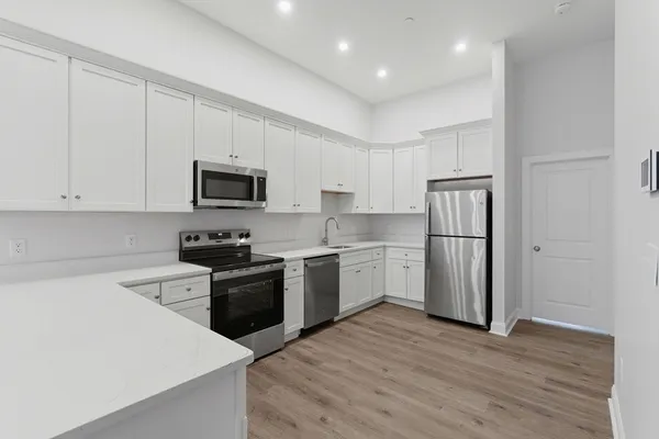 $2,390 | 19-25 Essex Street, Unit 202, Haverhill, MA 01830