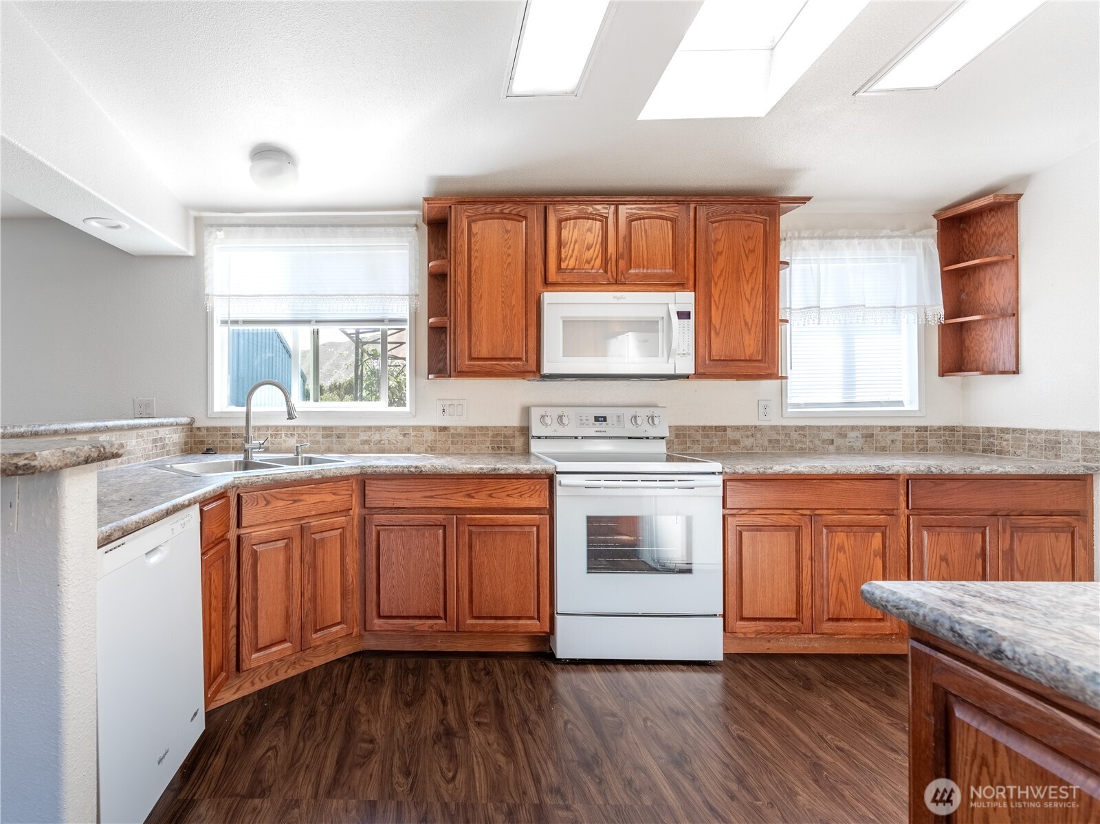 1559 Tybeau Road Wenatchee, WA 98801 - Photo 9 of 40 Gallery Image 9