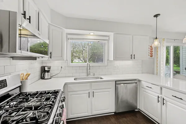 $424,900 | 5941 Cottonwood Drive, Ypsilanti, MI 48197