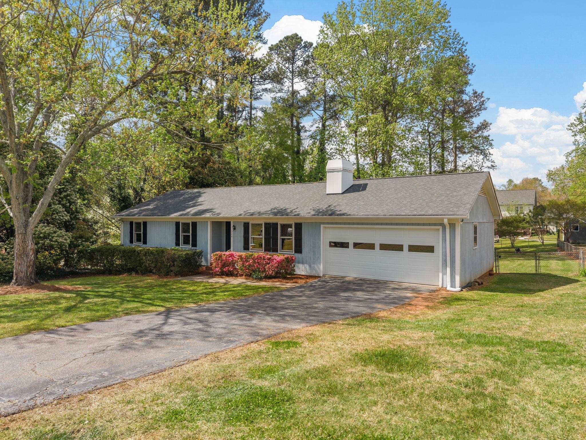 324 Woodsong Drive Inman, SC 29349 - Photo 4 of 35