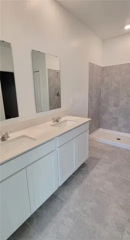 $2,170 | 636 Daring Drive, Davenport, FL 33837