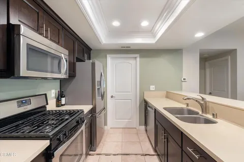 $725,000 | 2559 Plaza Del Amo, Unit 111, Torrance, CA 90503