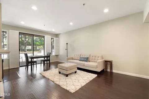 $725,000 | 2559 Plaza Del Amo, Unit 111, Torrance, CA 90503
