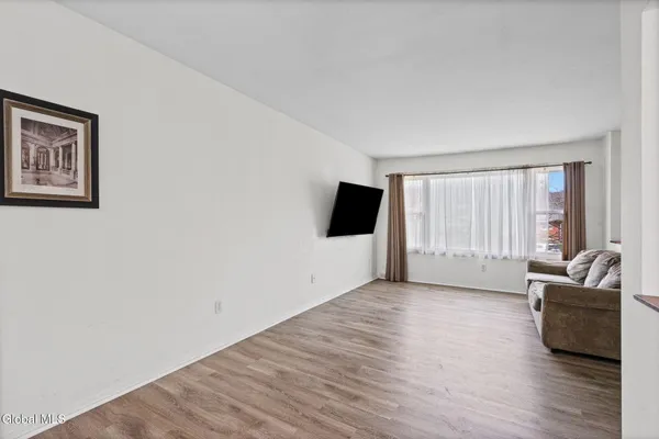 $309,900 | 35 Start Avenue, East Greenbush, NY 12144