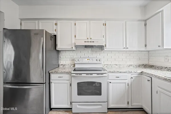 $309,900 | 35 Start Avenue, East Greenbush, NY 12144