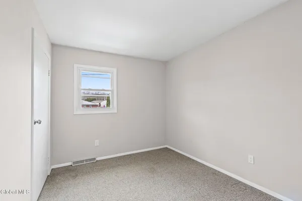 $309,900 | 35 Start Avenue, East Greenbush, NY 12144