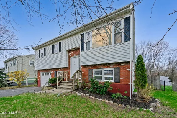 $309,900 | 35 Start Avenue, East Greenbush, NY 12144