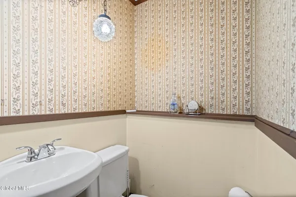 $309,900 | 35 Start Avenue, East Greenbush, NY 12144