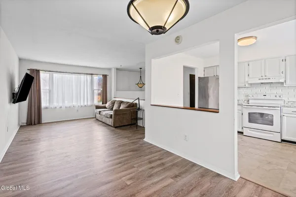 $309,900 | 35 Start Avenue, East Greenbush, NY 12144