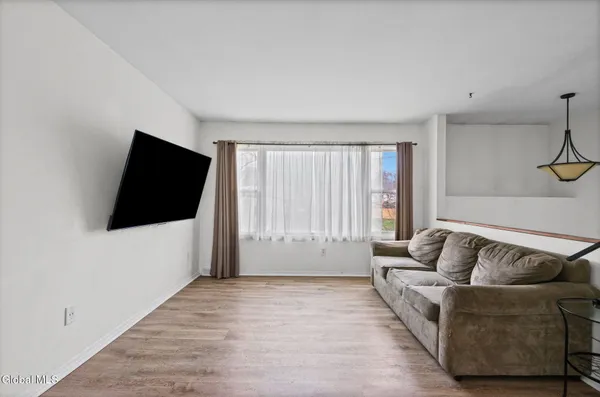 $309,900 | 35 Start Avenue, East Greenbush, NY 12144