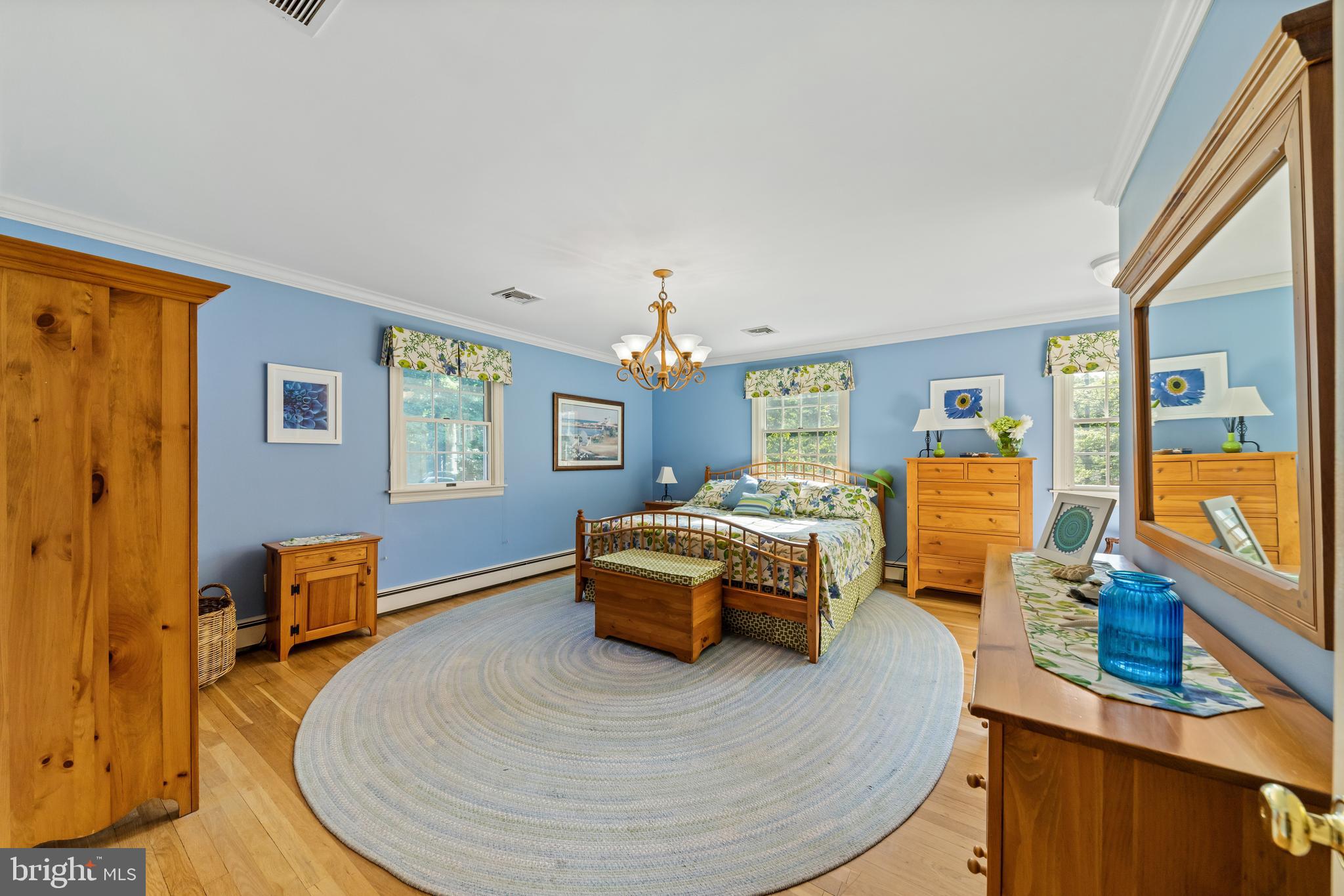 178 Lindbergh Road Hopewell, NJ 08525 - Photo 18 of 39 a bedroom with furniture and a mirror