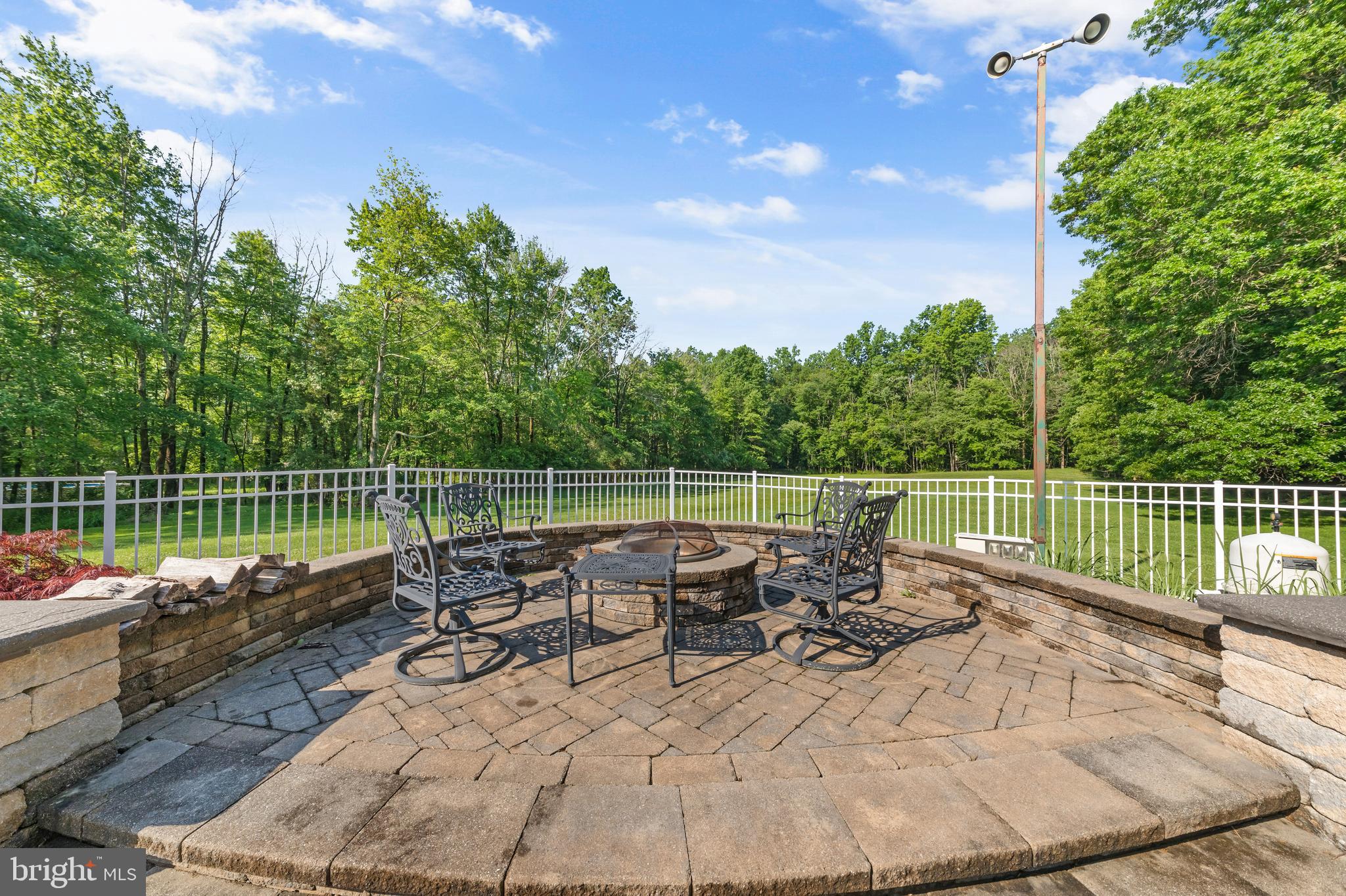 178 Lindbergh Road Hopewell, NJ 08525 - Photo 35 of 39 a view of a chair and tables