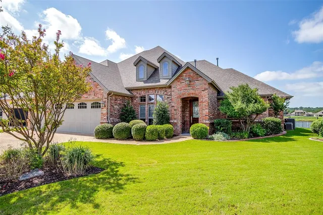 $895,000 | 2312 Marseilles Court, Granbury, TX 76048