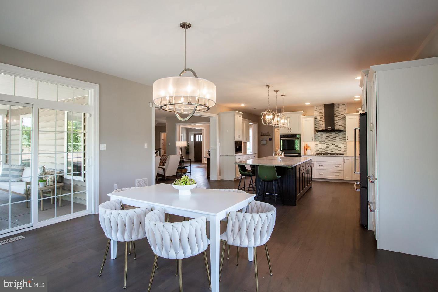 425 East Delp Road Lancaster, PA 17601 - Photo 23 of 119 Spacious breakfast area