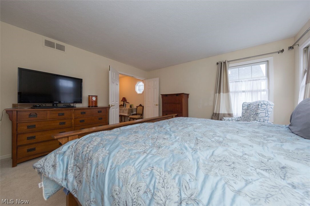 4396 Brooks Road Cleveland, OH 44105 - Photo 16 of 29 master