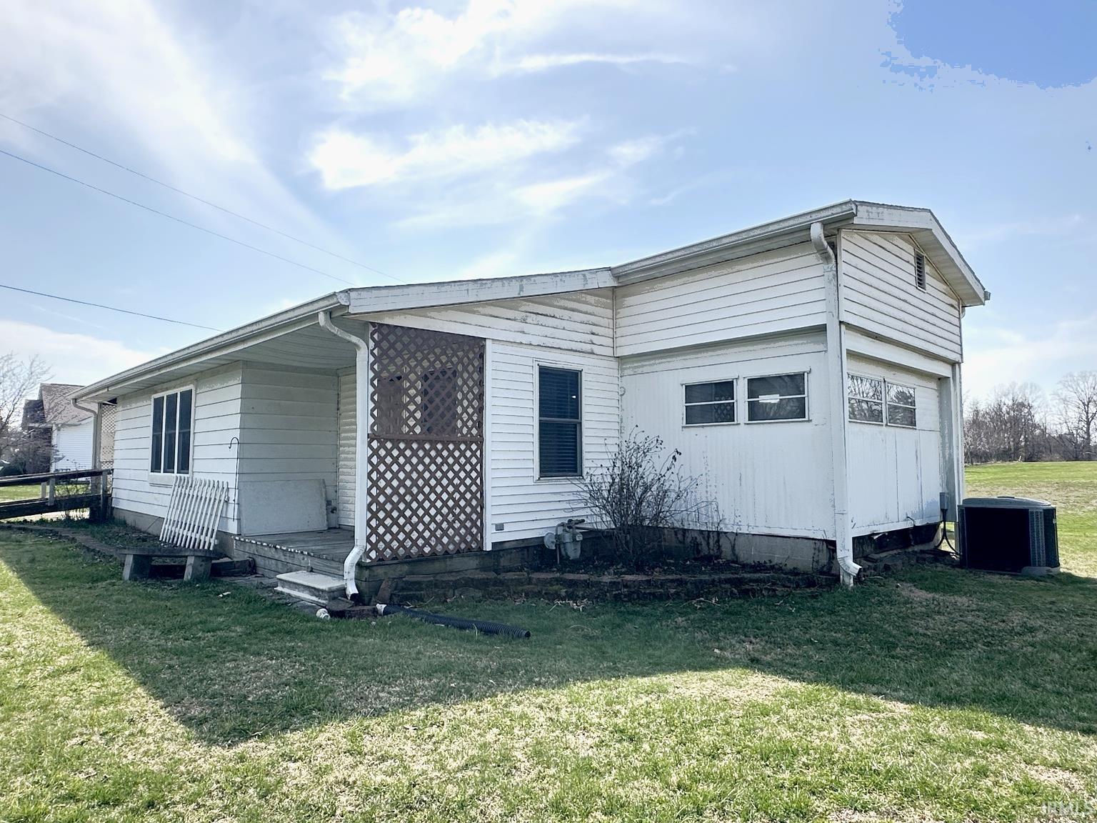 3707 Tunnelton Road Bedford, IN 47421 - Photo 2 of 18