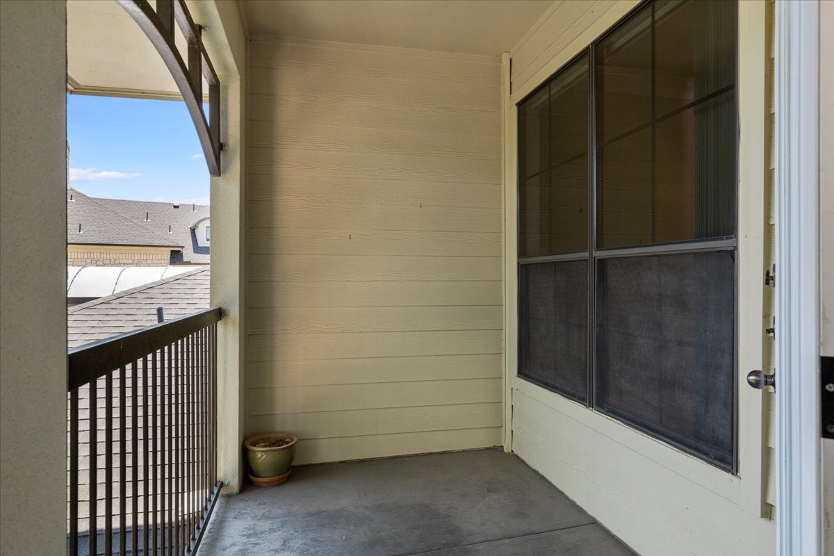 7701 Rialto Boulevard, Unit 632 Austin, TX 78735 - Photo 12 of 26 balcony access from dining area