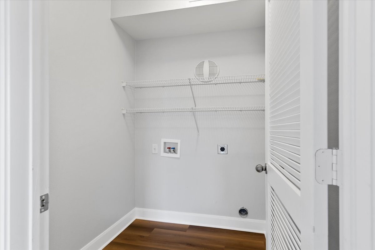 7701 Rialto Boulevard, Unit 632 Austin, TX 78735 - Photo 5 of 26 washer & dryer connection