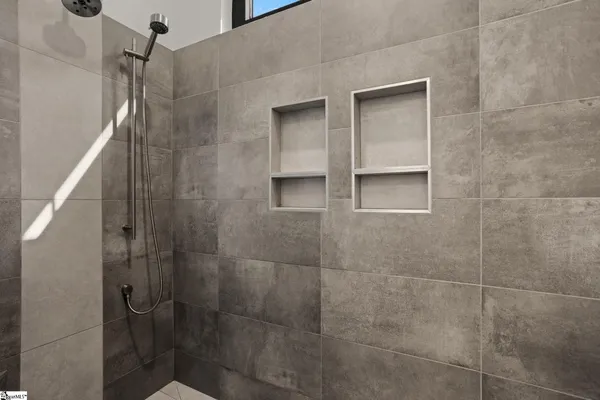 $974,301 | 185 Nicholls Drive, Spartanburg, SC 29301