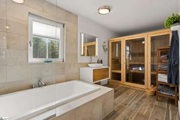 $974,301 | 185 Nicholls Drive, Spartanburg, SC 29301