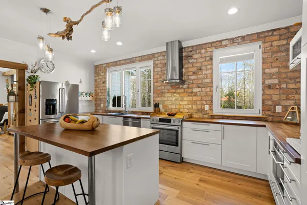 $974,301 | 185 Nicholls Drive, Spartanburg, SC 29301