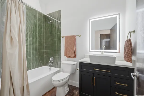 $295,000 | 831 South Flores Street, Unit 3114, San Antonio, TX 78204