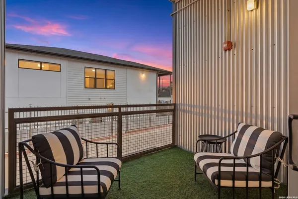 $295,000 | 831 South Flores Street, Unit 3114, San Antonio, TX 78204