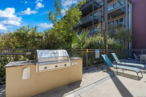 $295,000 | 831 South Flores Street, Unit 3114, San Antonio, TX 78204