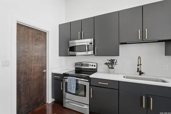 $295,000 | 831 South Flores Street, Unit 3114, San Antonio, TX 78204