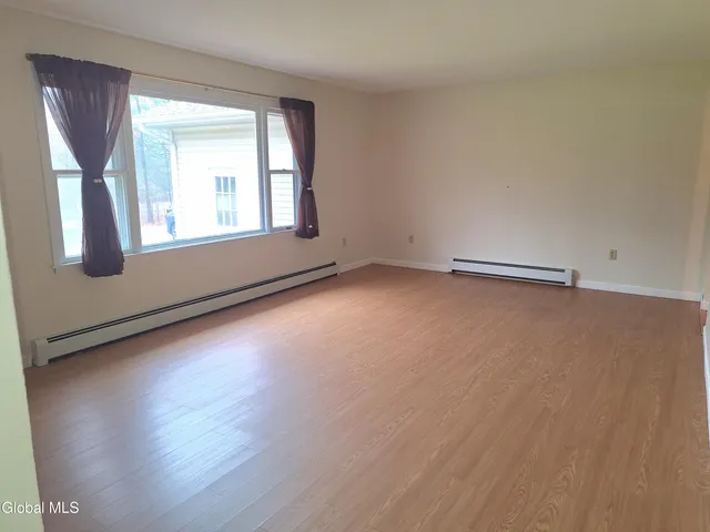 $2,600 | 1031 Saratoga Road, Moreau, NY 12831