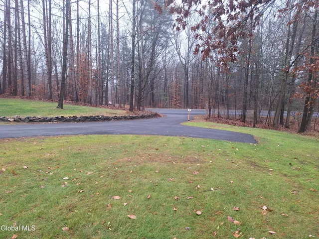 $2,600 | 1031 Saratoga Road, Moreau, NY 12831