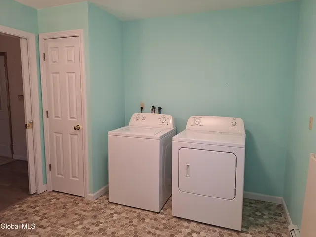 $2,600 | 1031 Saratoga Road, Moreau, NY 12831