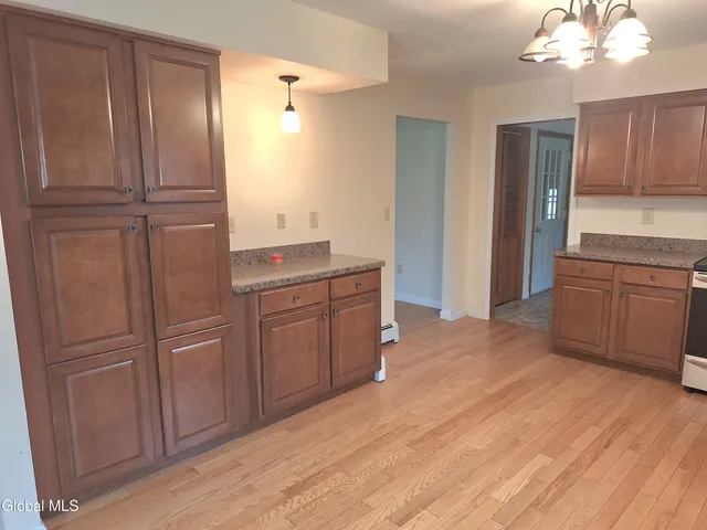 $2,600 | 1031 Saratoga Road, Moreau, NY 12831