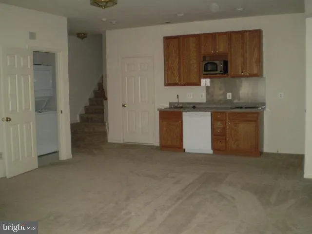 $1,185 | 202 B Spencer Terrace Southeast, Unit B, Leesburg, VA 20175